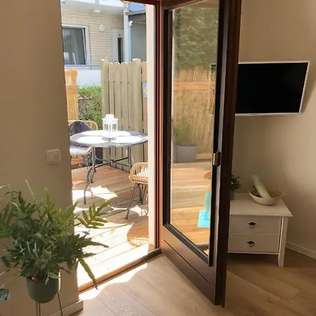 Kellifornia Apartment