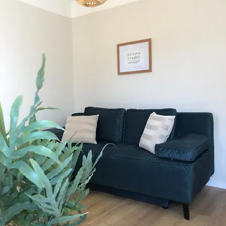 Kellifornia Apartment *